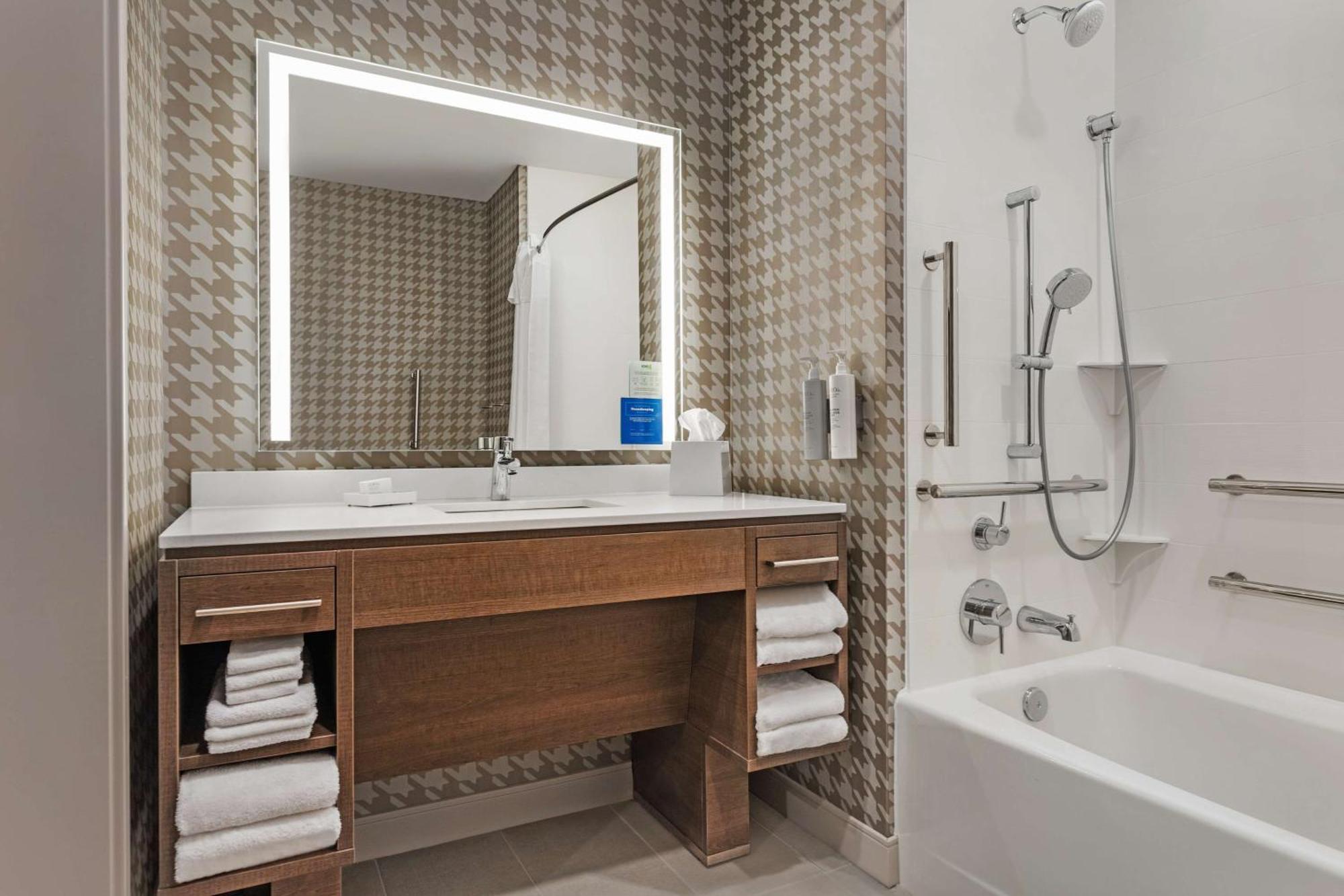 Home2 Suites By Hilton Cedar Rapids Westdale Eksteriør bilde